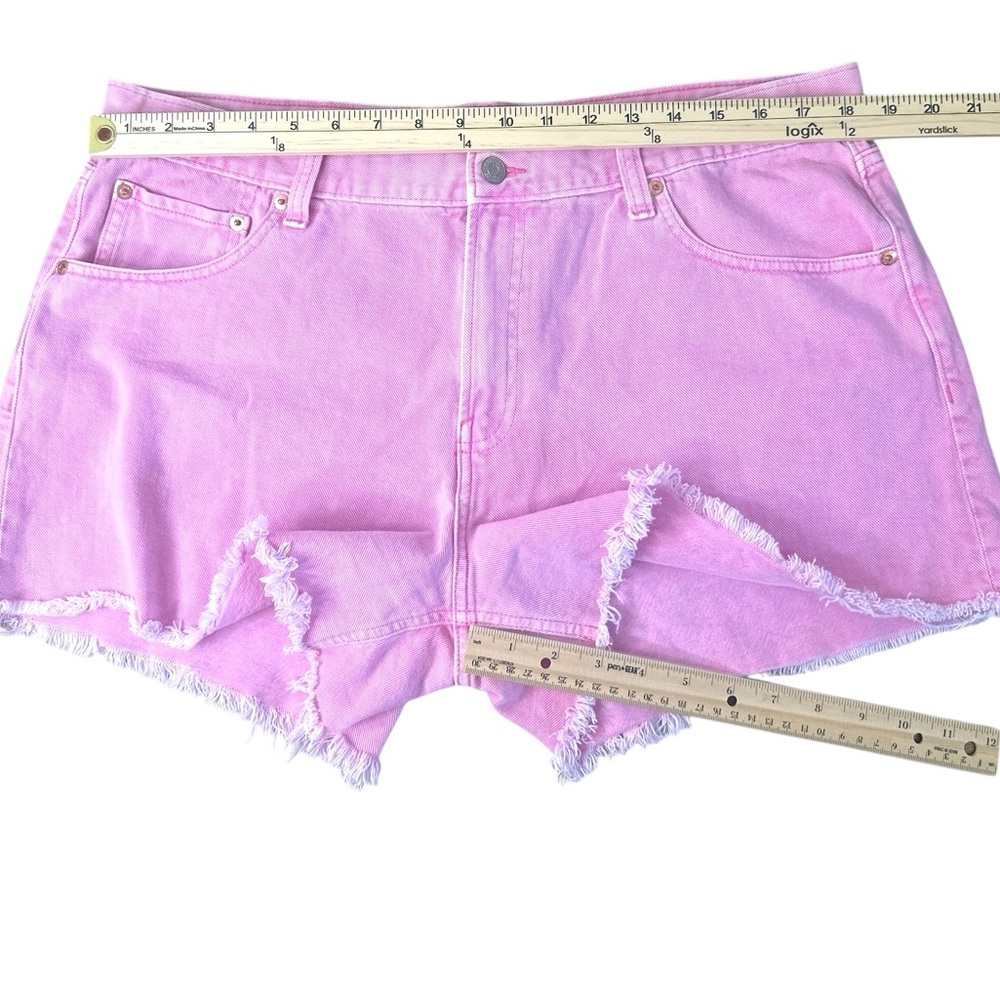 GAP Barbie Pink Shorts Denim Cotton Cut Off Zip Front Frayed Hem Womens Size 14 - Picture 3 of 7